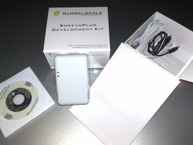 Sheevaplug Development Kit out of the box